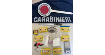Ragusa-quasi-un-chilogrammo-di-stupefacenti-in-casa-Arrestato-dai-Carabinieri.jpg