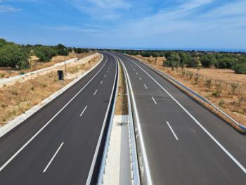 Un-tratto-autostradale-della-Modica-Ispica.jpg